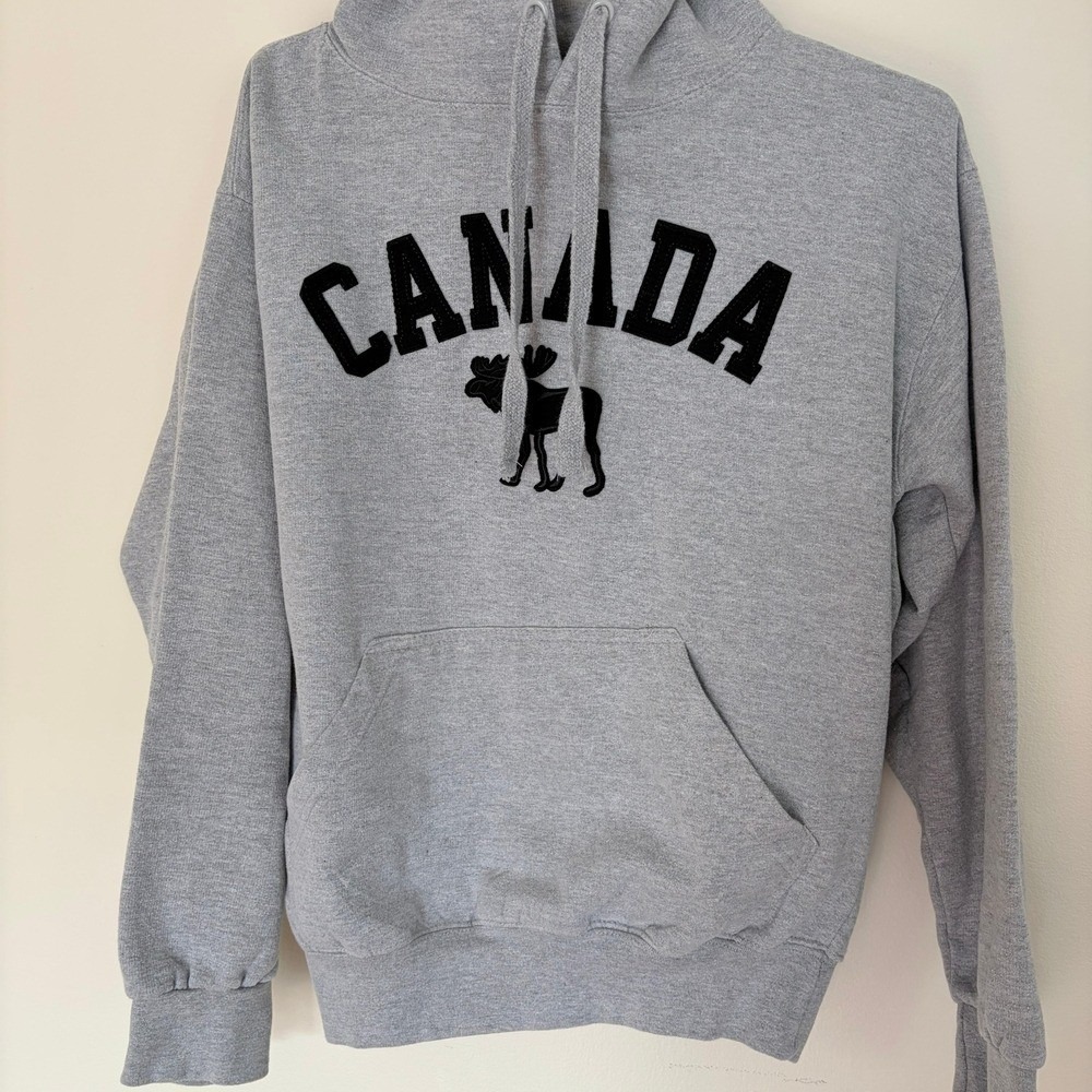 River Wear Hoodie Unisex Small Gray Canada Moose Graphic Souvenir Cozy Casual
